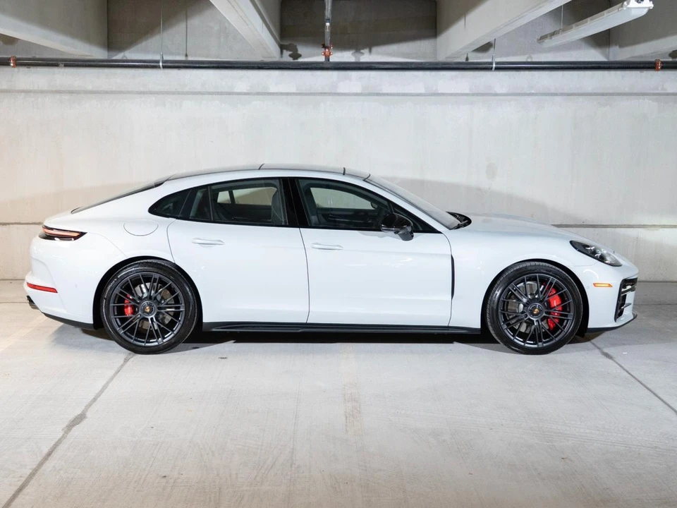 2026 Porsche 976 Panamera - Image 8 of 29