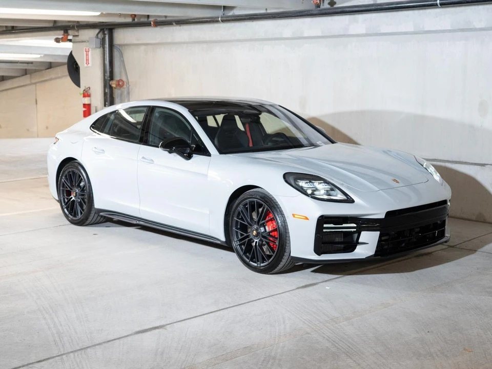 2026 Porsche 976 Panamera - Image 7 of 29
