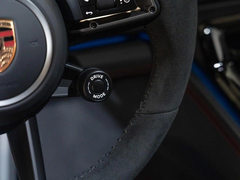 2026 Porsche 976 Panamera - Image 22 of 29