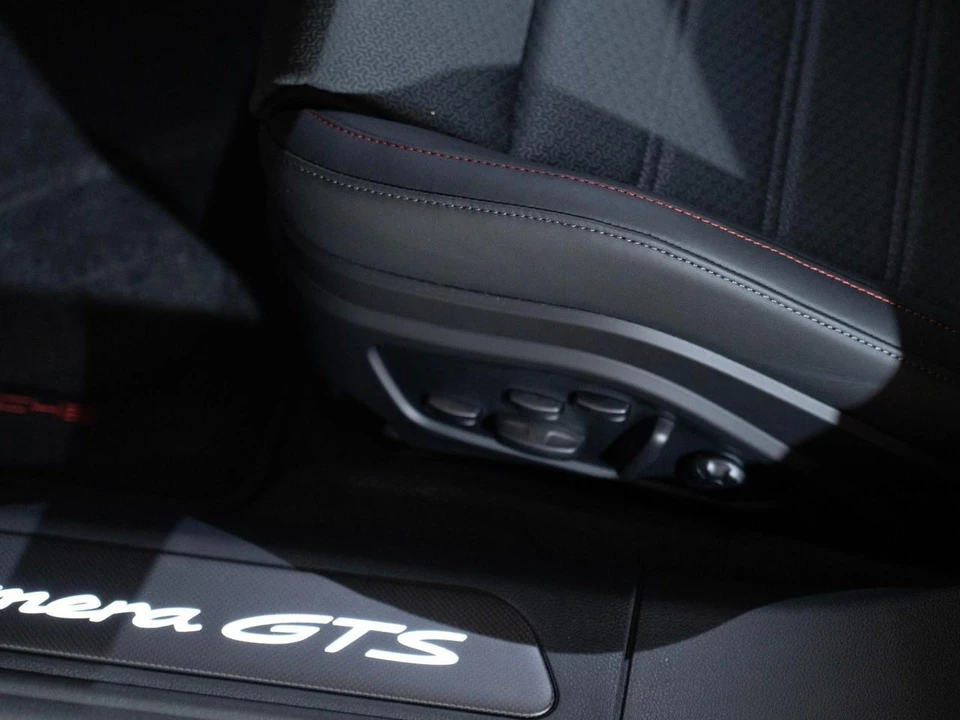 2026 Porsche 976 Panamera - Image 13 of 29