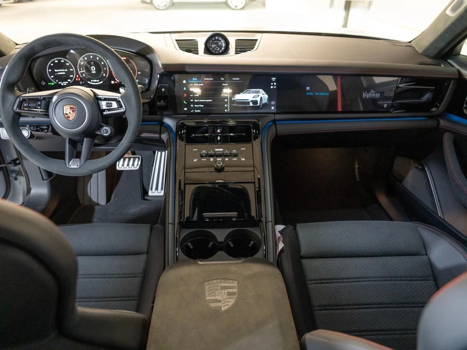 2026 Porsche 976 Panamera - Image 25 of 29
