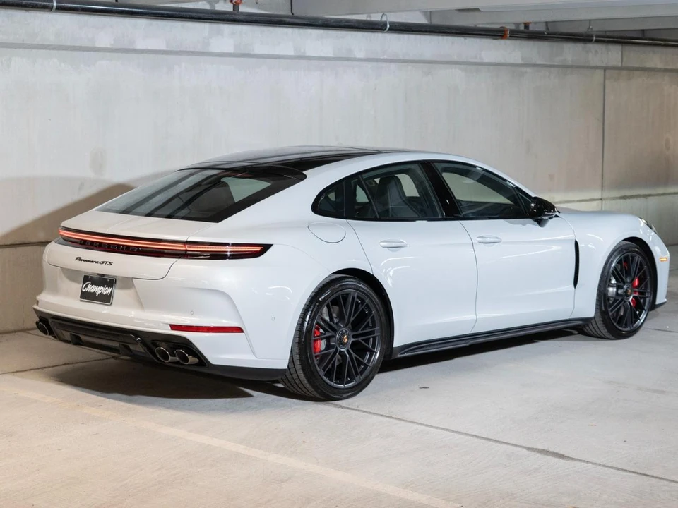 2026 Porsche 976 Panamera - Image 9 of 29