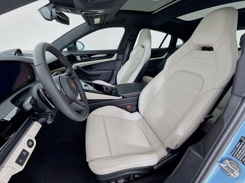2026 Porsche 976 Panamera - Image 5 of 31