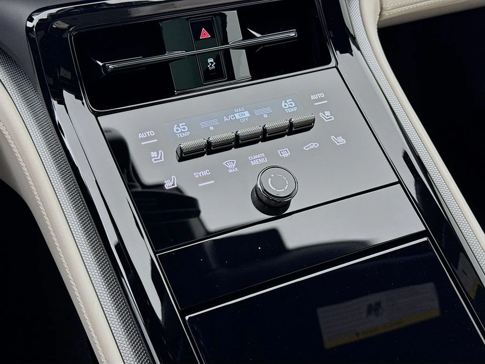 2026 Porsche 976 Panamera - Image 24 of 31