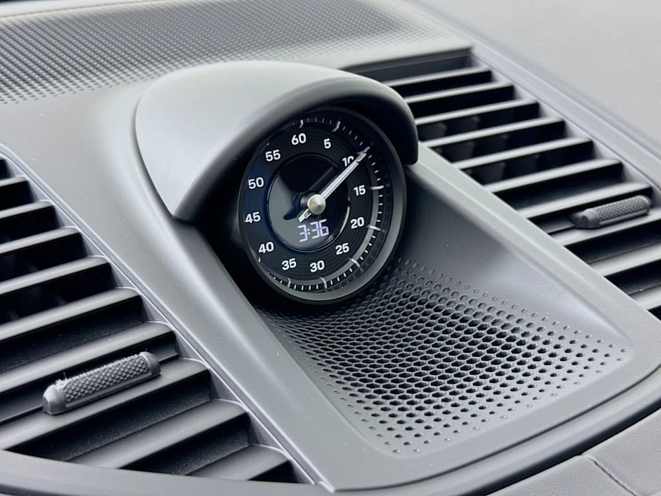 2026 Porsche 976 Panamera - Image 19 of 31