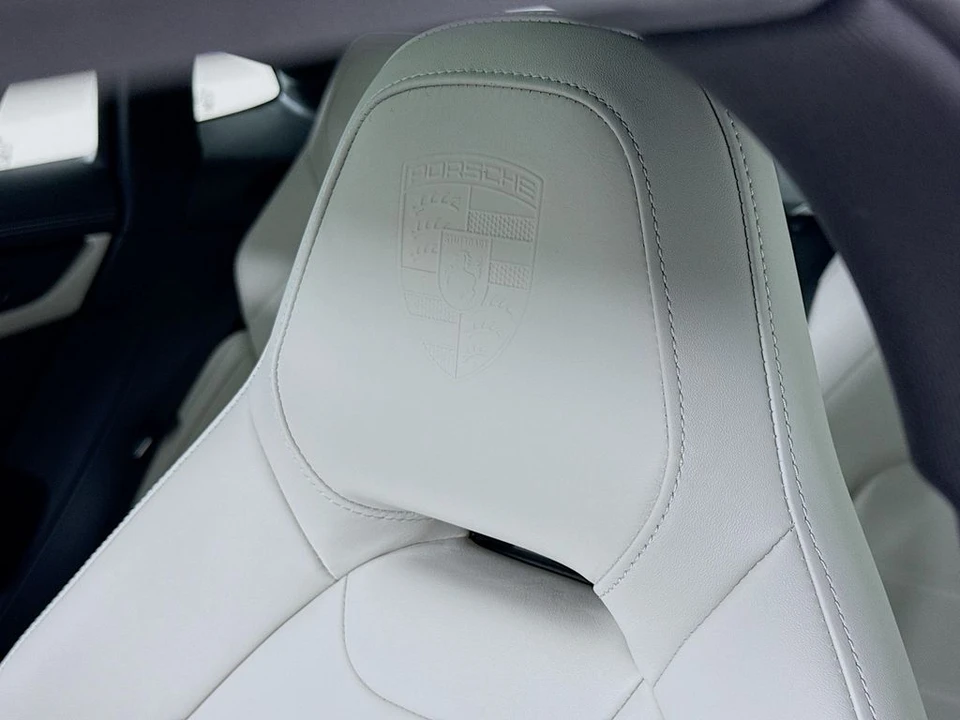 2026 Porsche 976 Panamera - Image 15 of 31