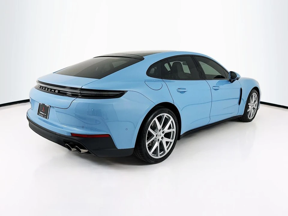 2026 Porsche 976 Panamera - Image 9 of 31