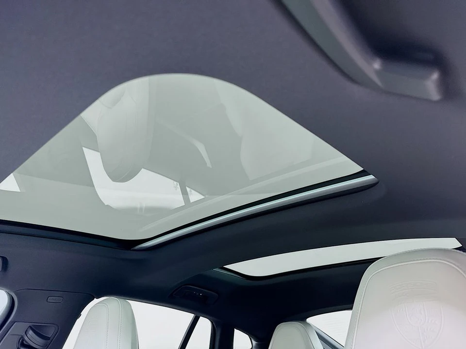 2026 Porsche 976 Panamera - Image 25 of 31