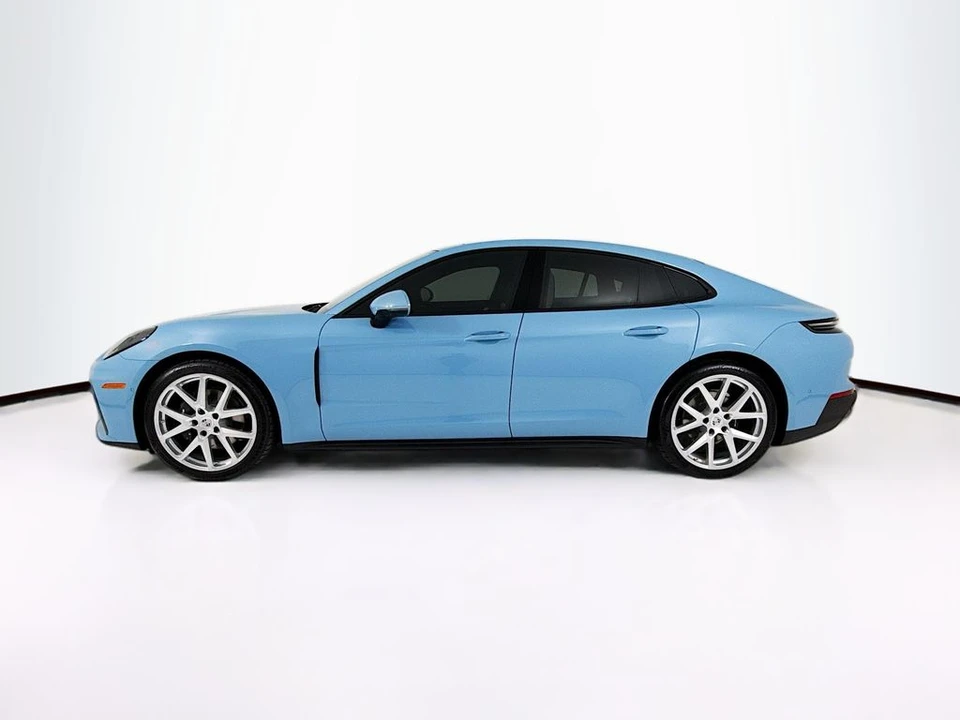 2026 Porsche 976 Panamera - Image 2 of 31