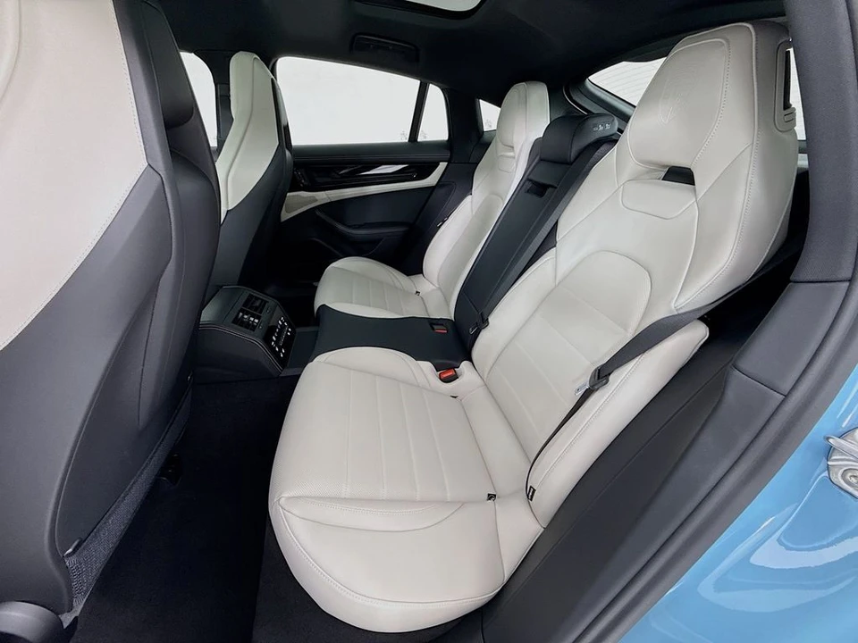 2026 Porsche 976 Panamera - Image 26 of 31