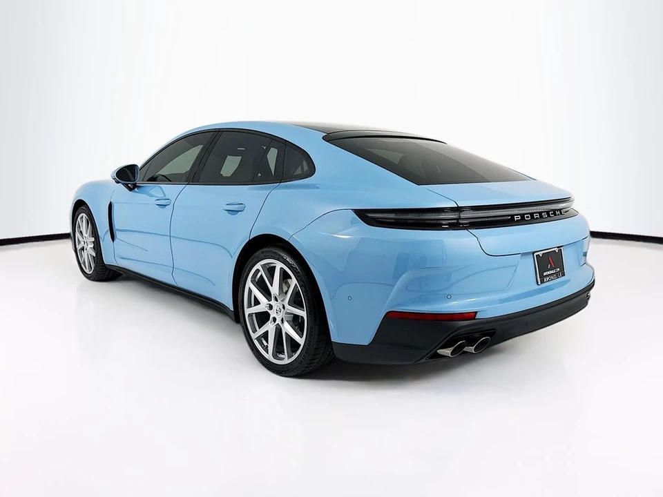 2026 Porsche 976 Panamera - Image 3 of 31