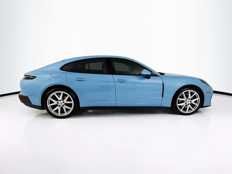 2026 Porsche 976 Panamera - Image 8 of 31