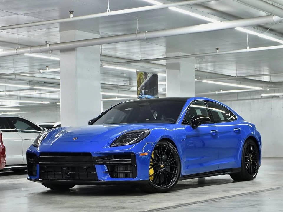 2026 Porsche 976 Panamera - Image 2 of 4