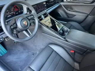 2026 Porsche 976 Panamera - Image 4 of 4