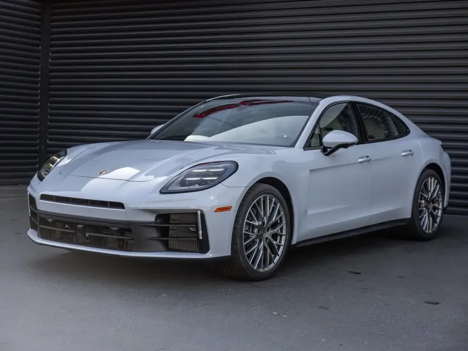 2026 Porsche 976 Panamera - Image 11 of 12