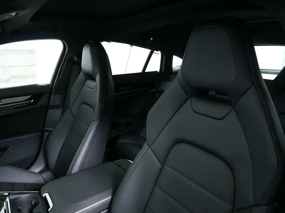 2026 Porsche 976 Panamera - Image 5 of 6