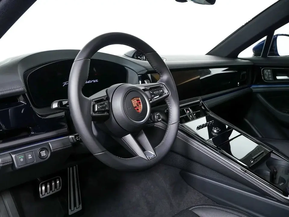 2026 Porsche 976 Panamera - Image 4 of 6