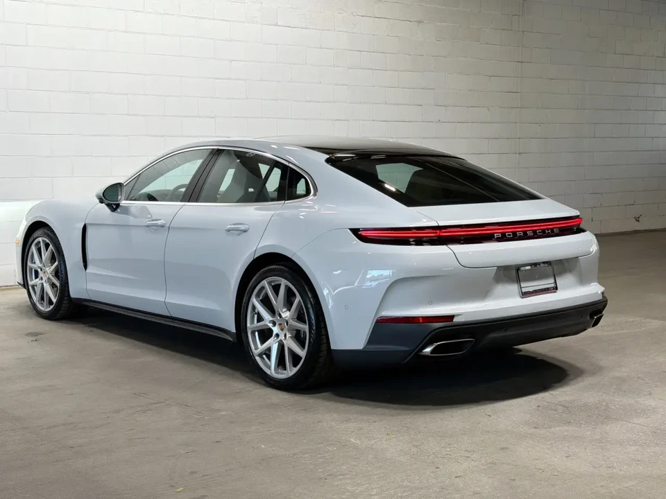 2026 Porsche 976 Panamera - Image 3 of 11