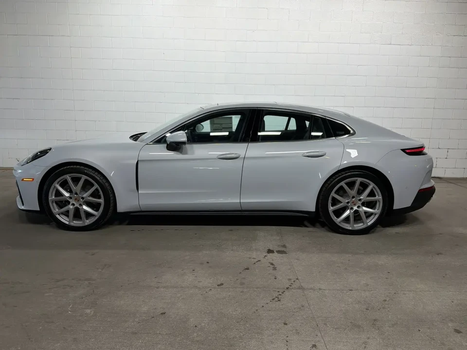 2026 Porsche 976 Panamera - Image 2 of 11