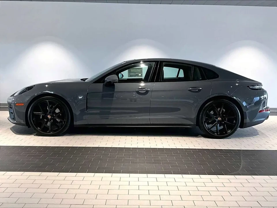 2026 Porsche 976 Panamera - Image 2 of 7