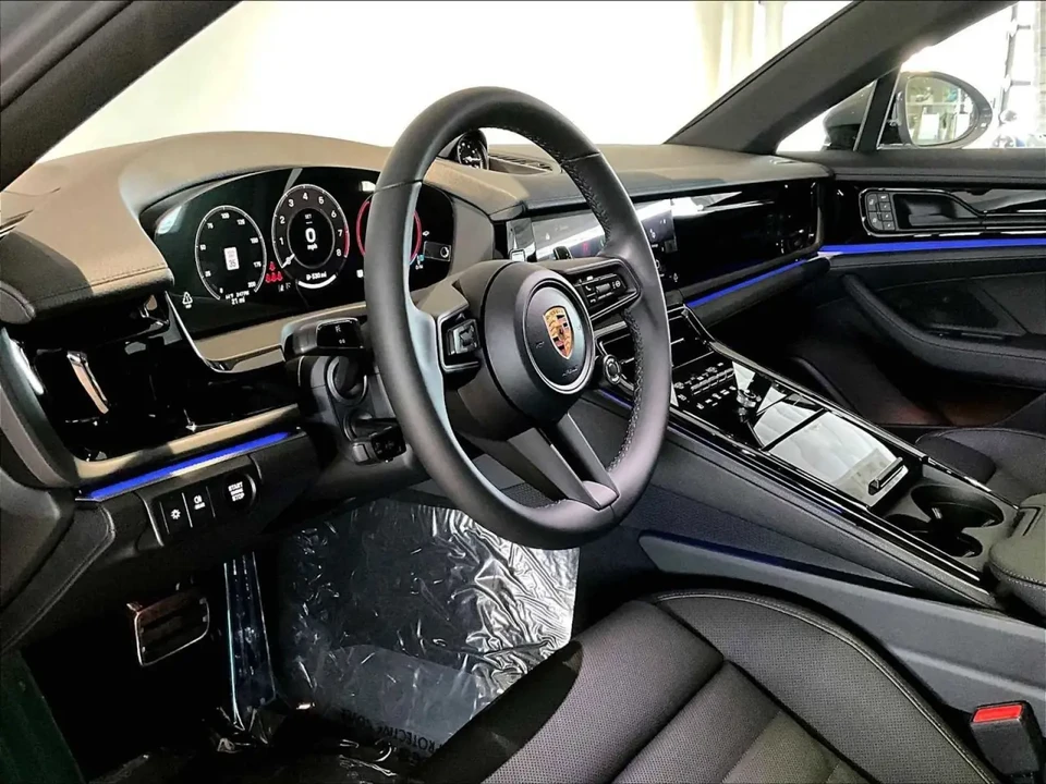 2026 Porsche 976 Panamera - Image 4 of 7