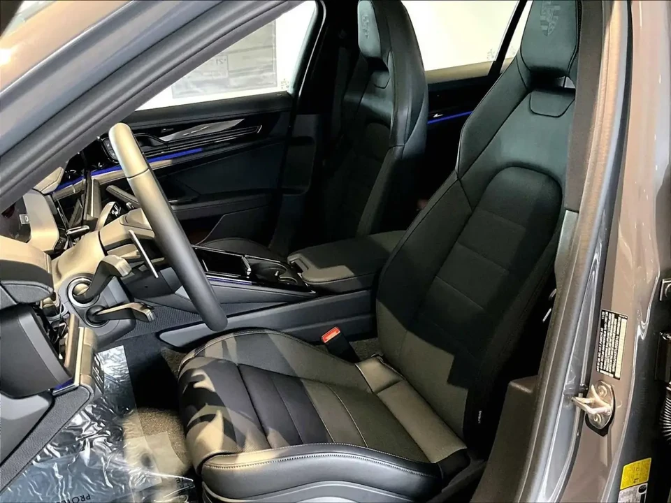 2026 Porsche 976 Panamera - Image 5 of 7
