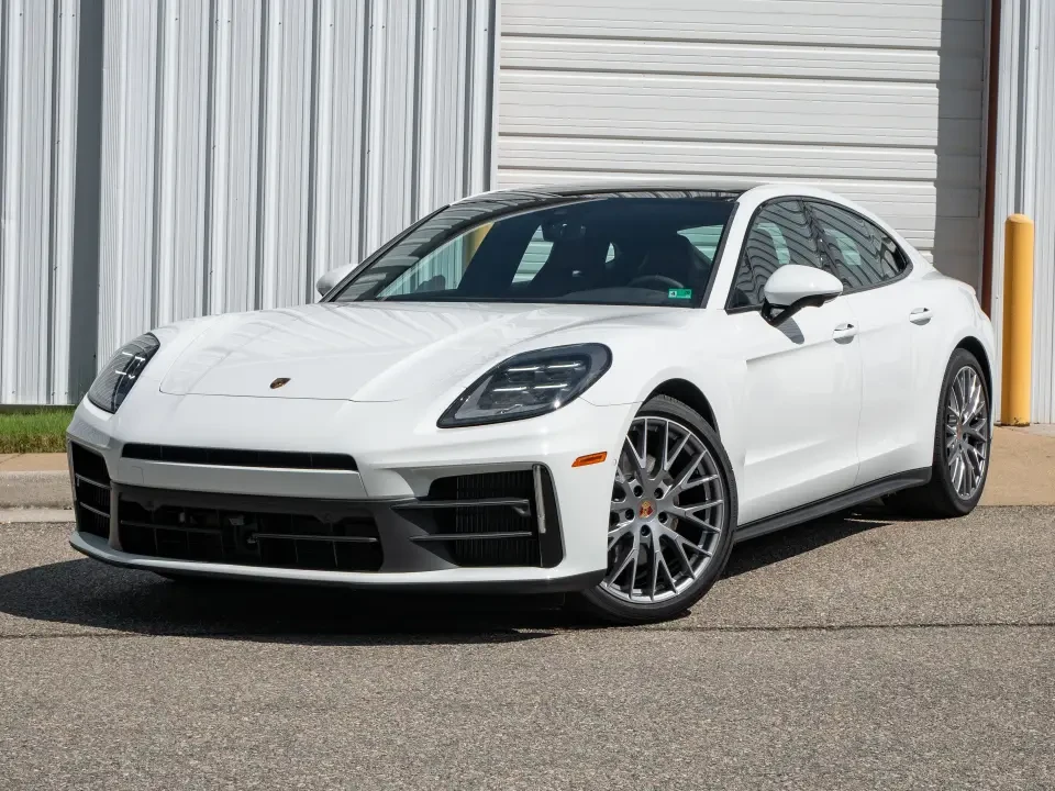 2026 Porsche 976 Panamera - Image 8 of 10