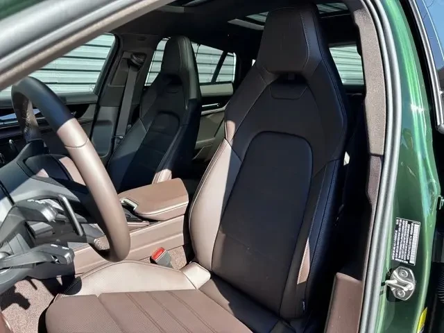2026 Porsche 976 Panamera - Image 5 of 7