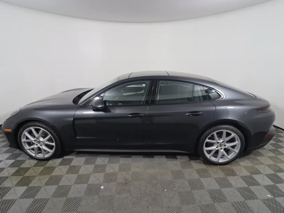 2026 Porsche 976 Panamera - Image 3 of 12