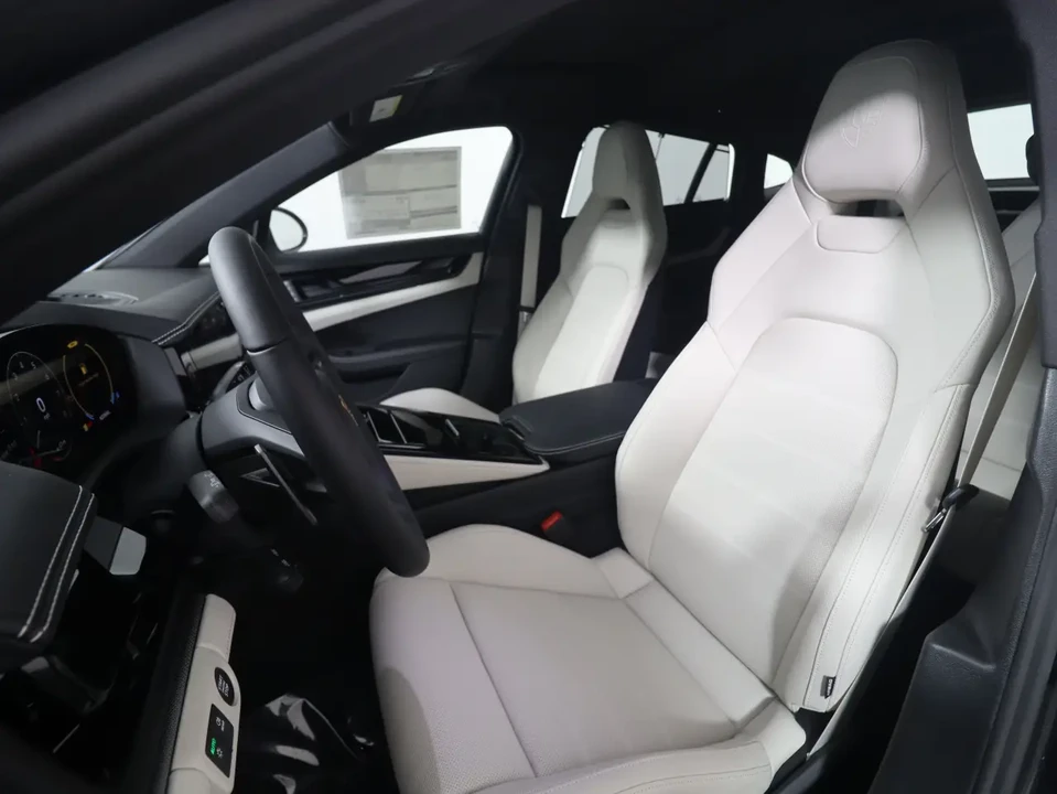 2026 Porsche 976 Panamera - Image 6 of 12