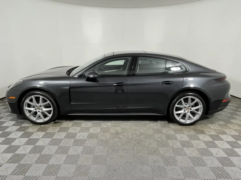 2026 Porsche 976 Panamera - Image 2 of 12