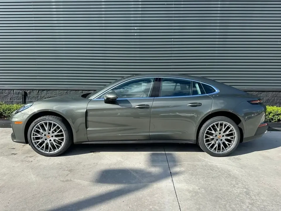 2026 Porsche 976 Panamera - Image 2 of 7