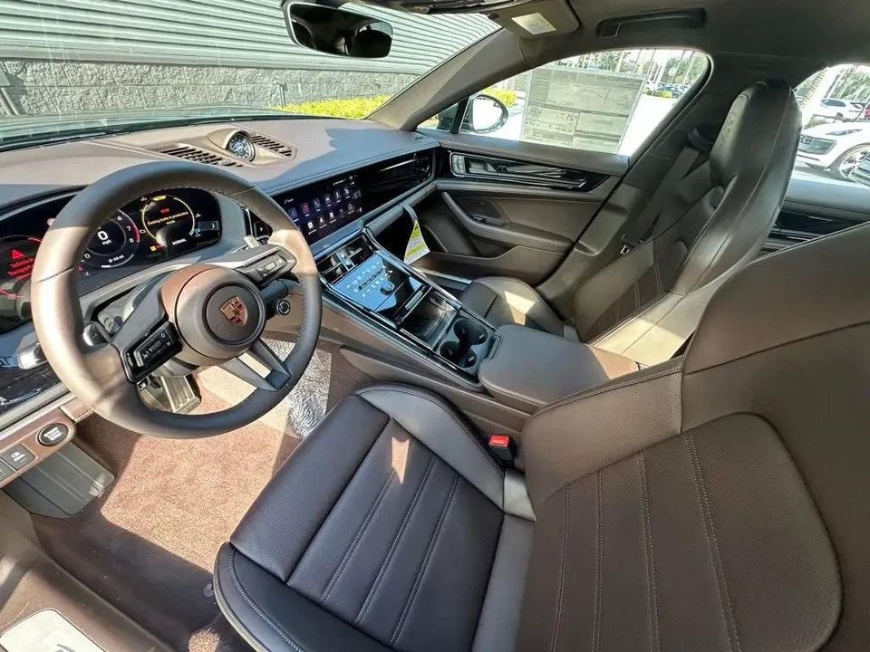 2026 Porsche 976 Panamera - Image 4 of 7