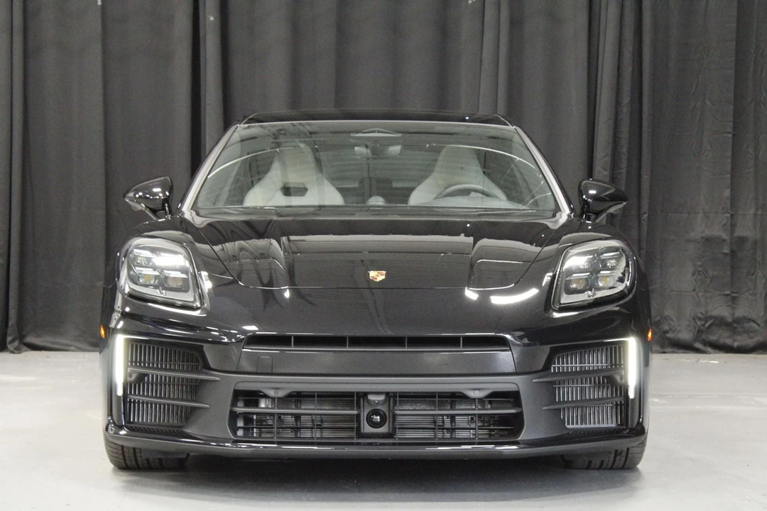 2026 Porsche 976 Panamera - Image 10 of 31