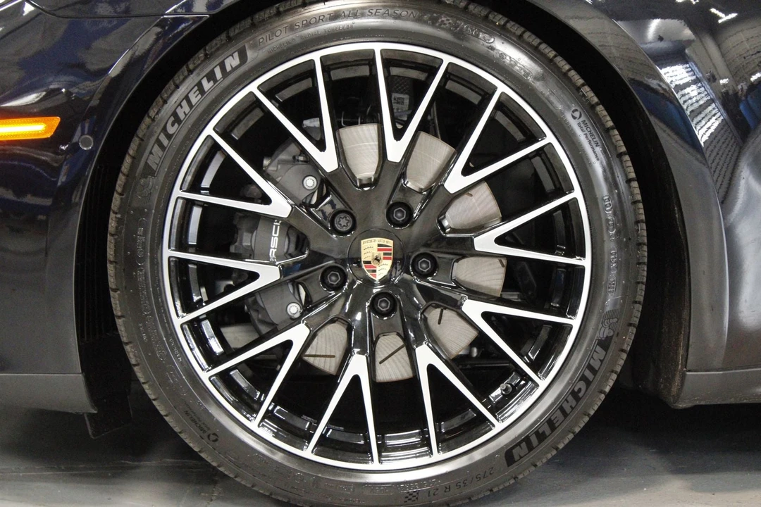 2026 Porsche 976 Panamera - Image 11 of 31