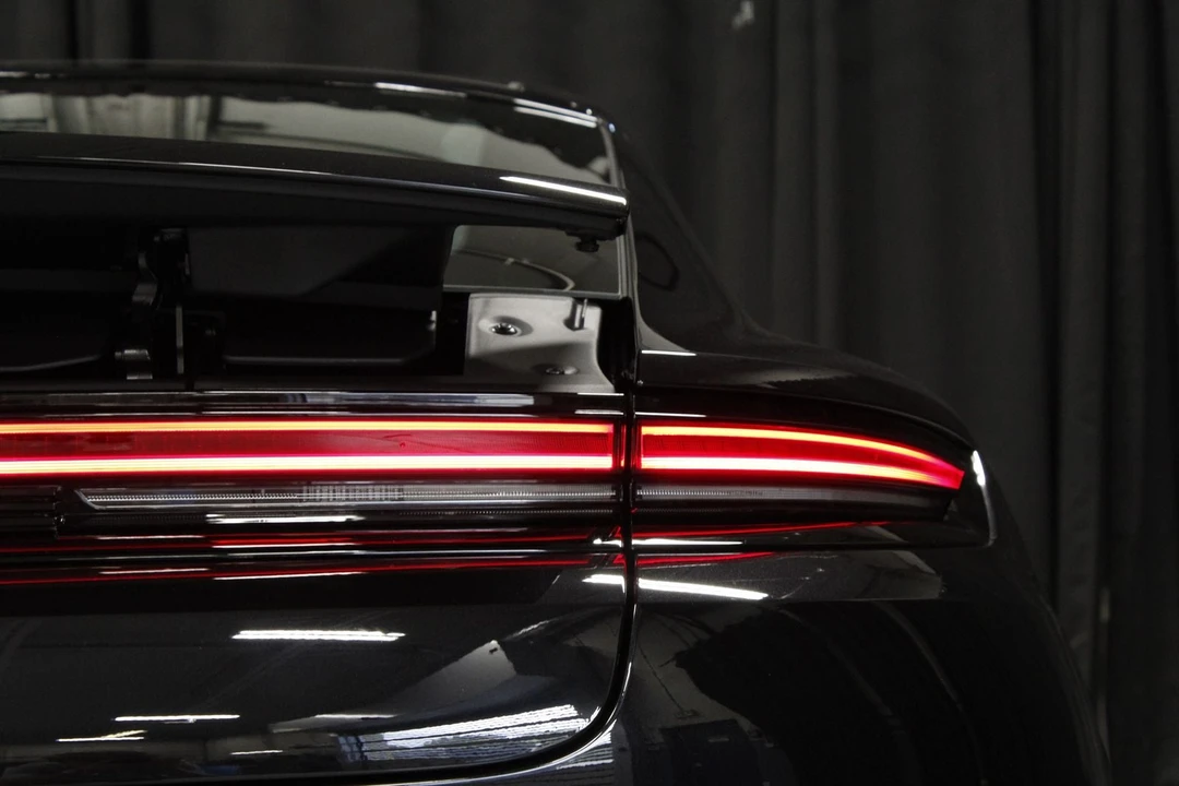 2026 Porsche 976 Panamera - Image 12 of 31