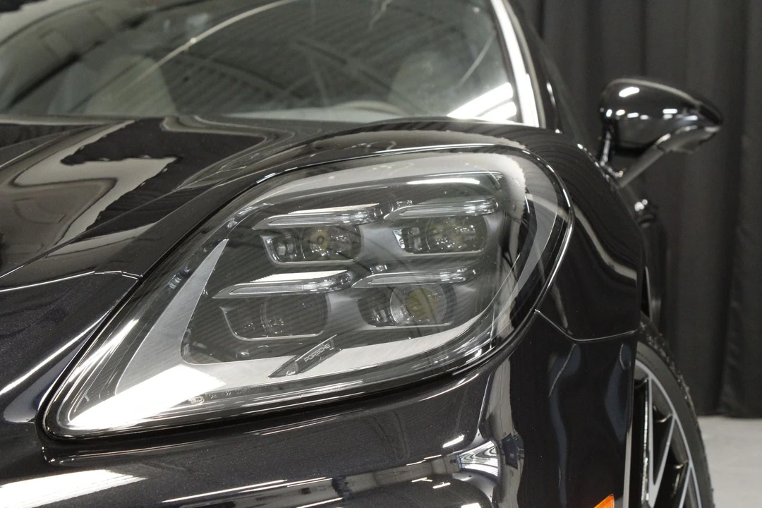 2026 Porsche 976 Panamera - Image 13 of 31