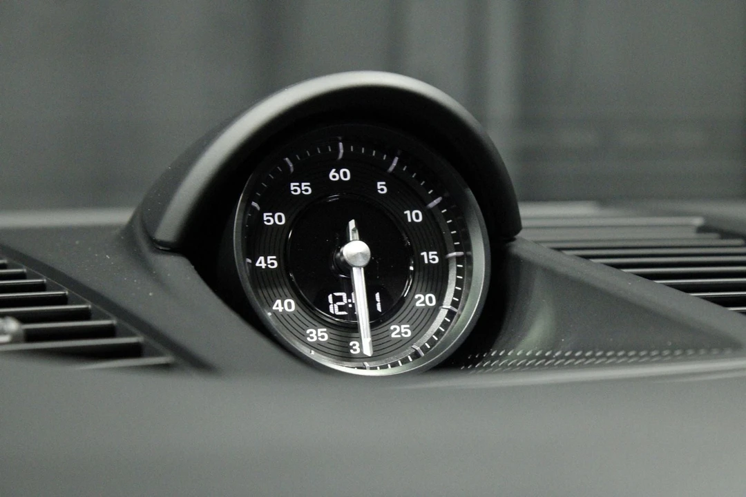 2026 Porsche 976 Panamera - Image 25 of 31