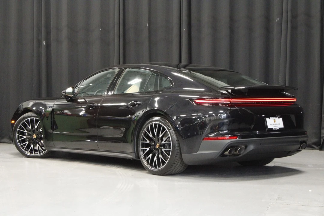 2026 Porsche 976 Panamera - Image 3 of 31