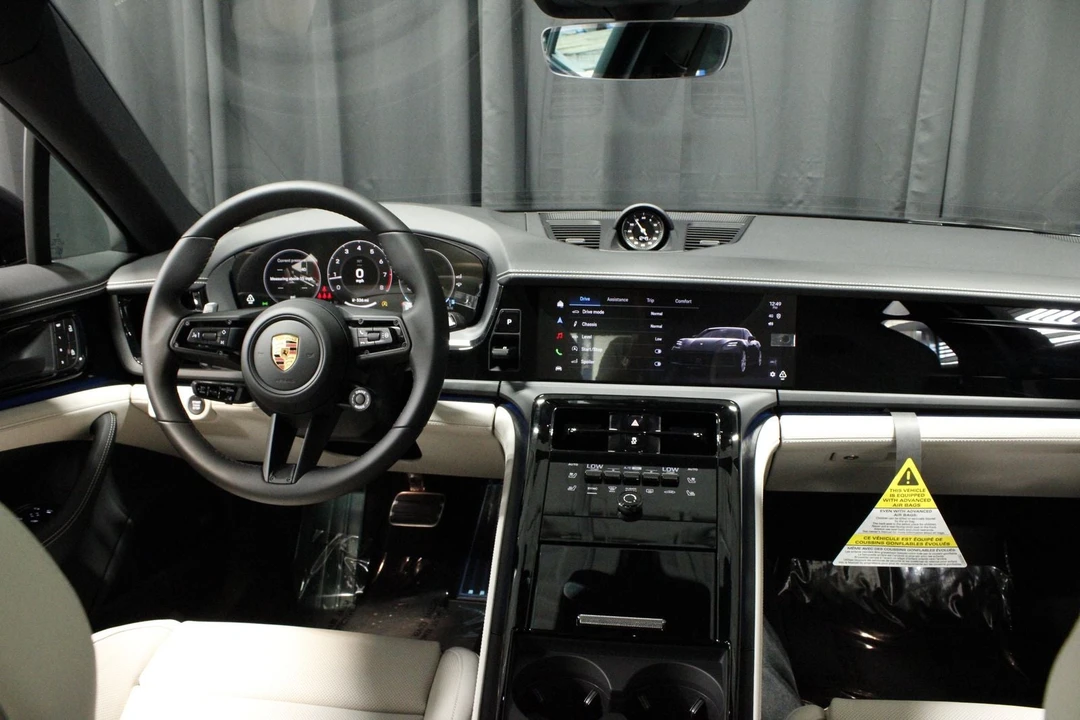 2026 Porsche 976 Panamera - Image 4 of 31