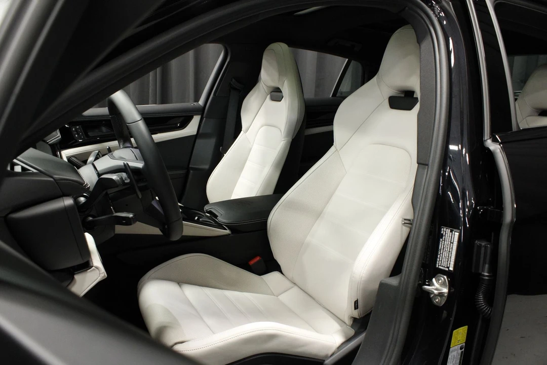 2026 Porsche 976 Panamera - Image 5 of 31