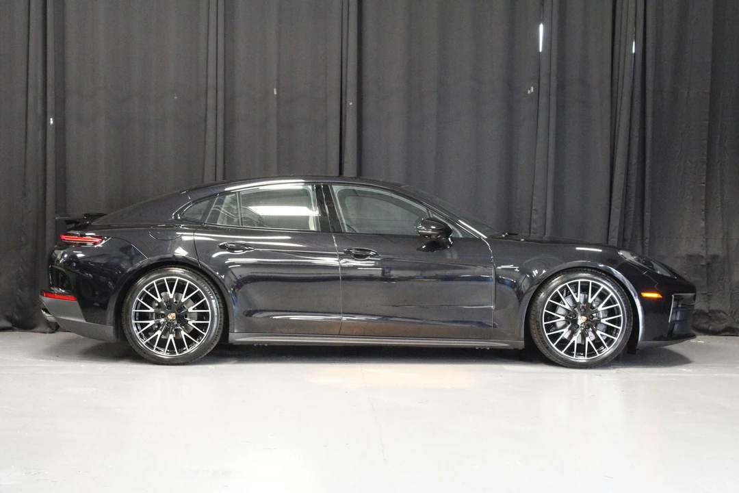 2026 Porsche 976 Panamera - Image 8 of 31