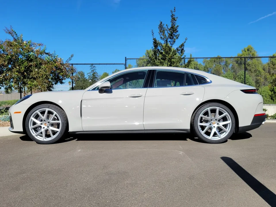 2026 Porsche 976 Panamera - Image 2 of 7