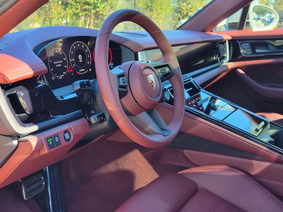 2026 Porsche 976 Panamera - Image 4 of 7