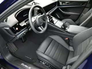 2026 Porsche 976 Panamera Turbo - Image 4 of 4
