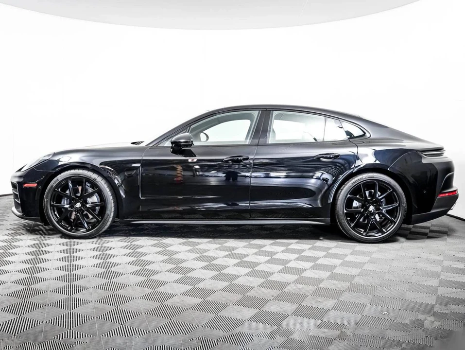 2026 Porsche 976 Panamera - Image 2 of 4
