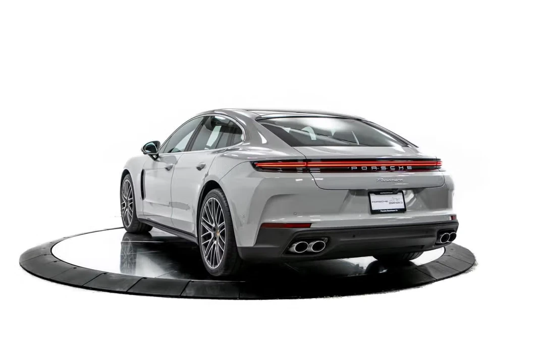 2026 Porsche 976 Panamera - Image 20 of 31