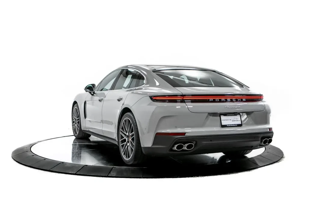 2026 Porsche 976 Panamera - Image 24 of 31