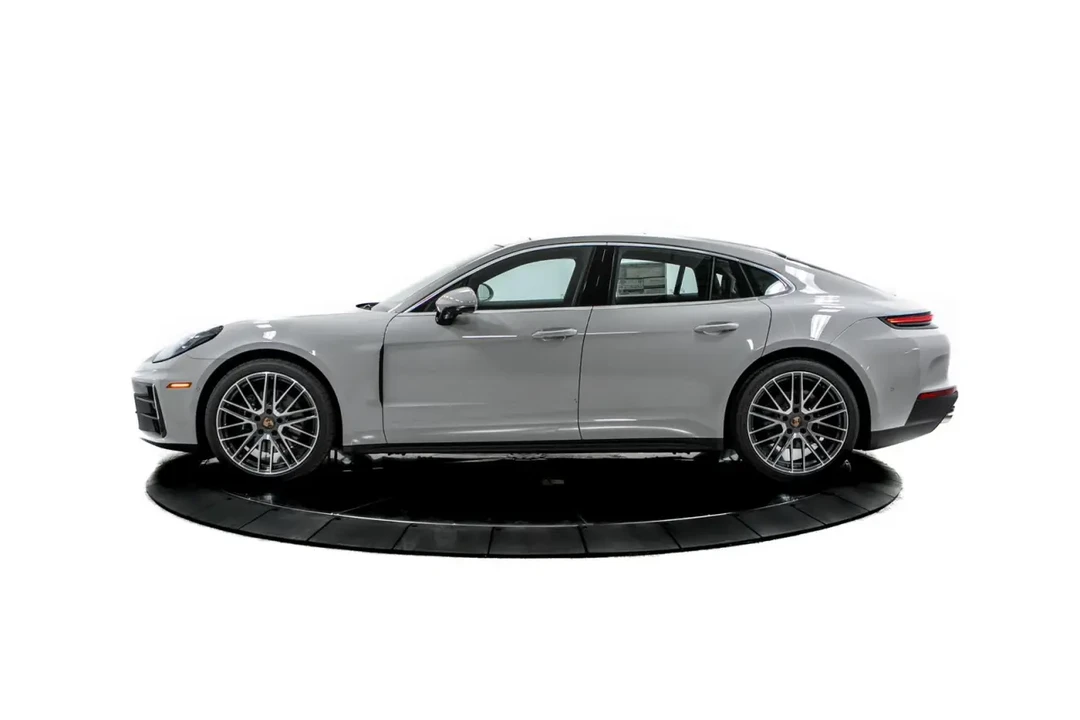 2026 Porsche 976 Panamera - Image 16 of 31