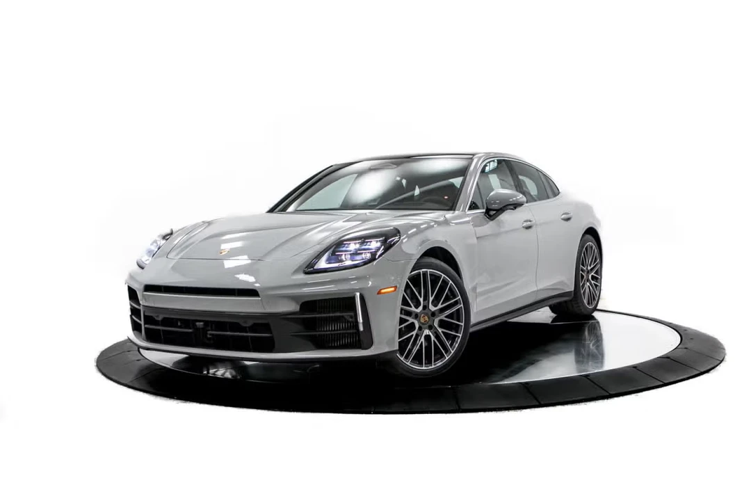 2026 Porsche 976 Panamera - Image 4 of 31